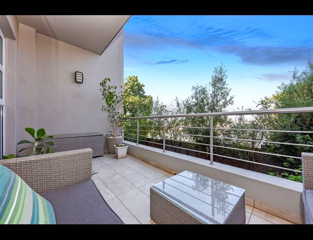 2 BEDROOM APARTMENT FOR SALE IN BRYANSTON